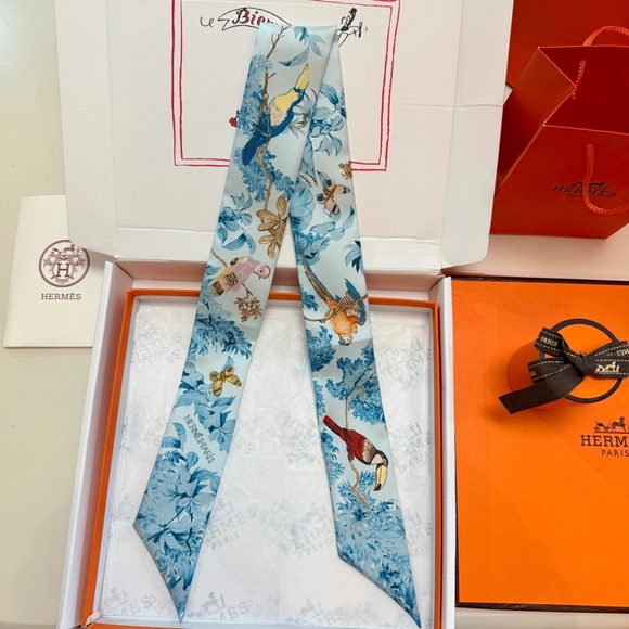 Meet the Posher Accessories - Hot Viral Hermès "Toucan & Floral" Blue Silk Twilly Scarf